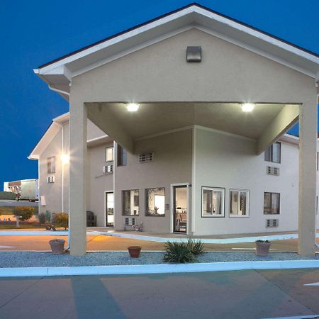 Super 8 By Wyndham Boonville Exteriér fotografie